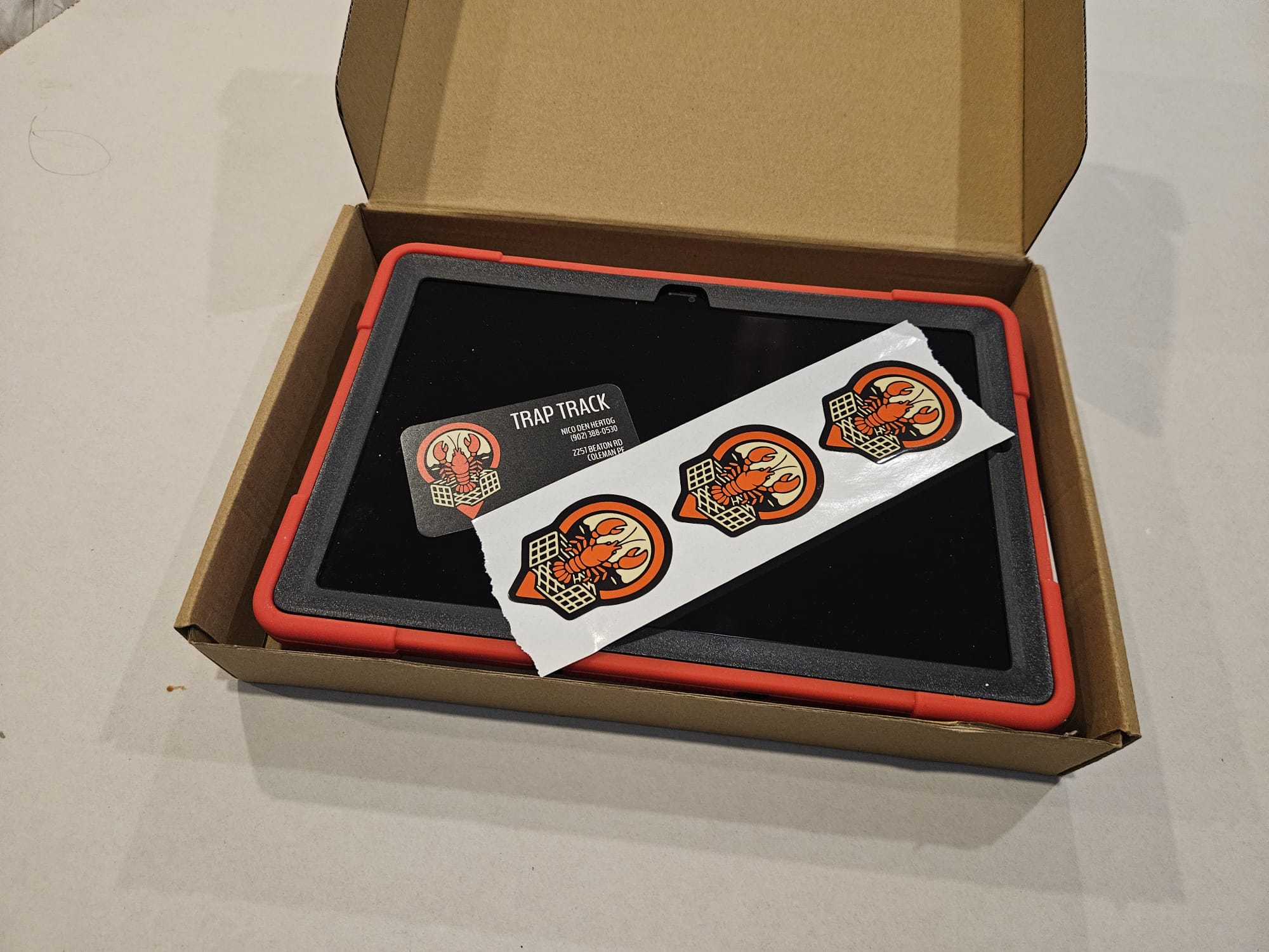 Tablet packed in its box